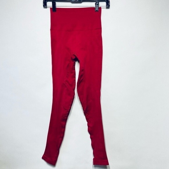 Lululemon Zone Tight Leggings in Cranberry 2 - Picture 7 of 13